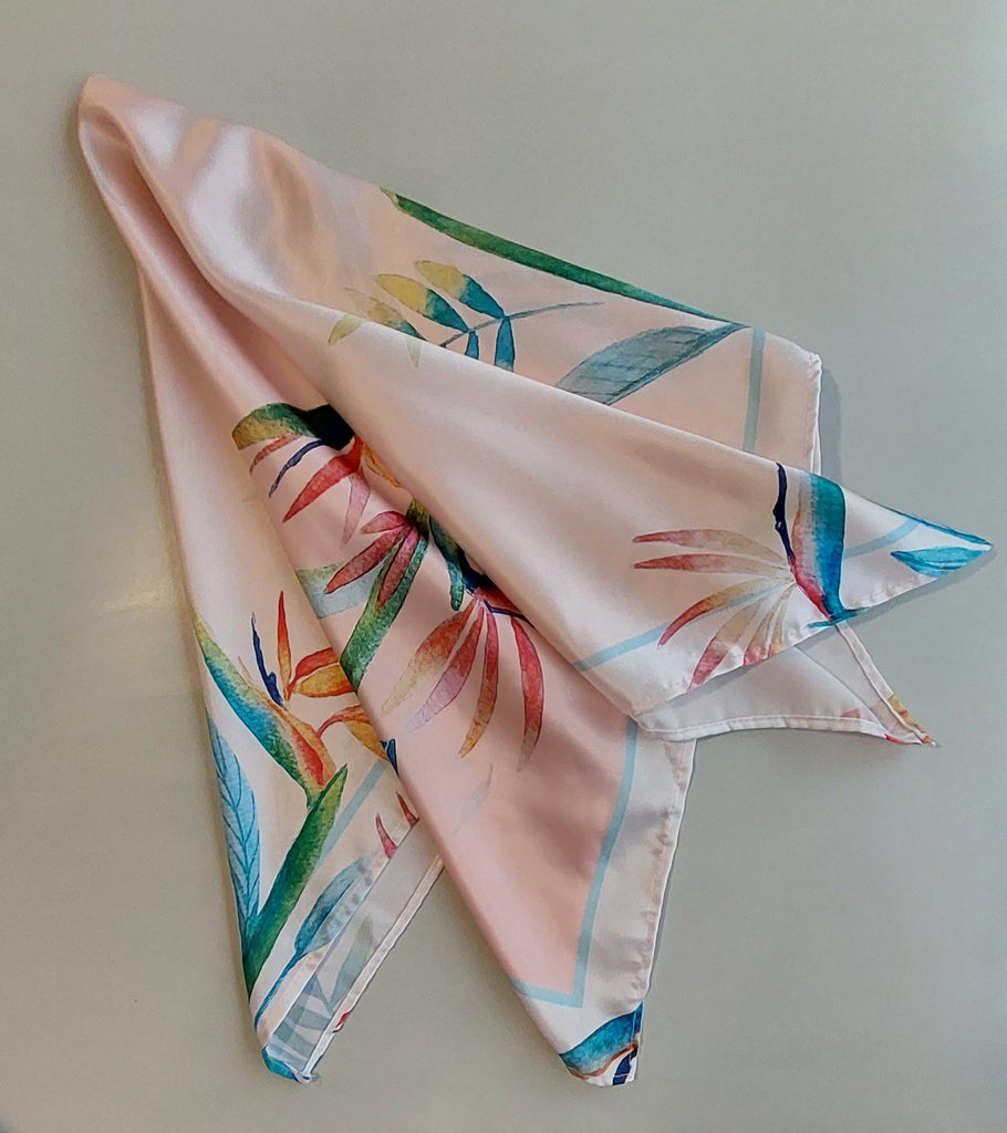 Pañuelo Coral Ave del Paraíso - Arte Amelia Mayo